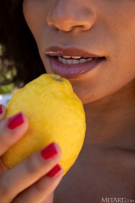 Fatima enticingly strips off her lingerie and exposes her beautiful body outdoors