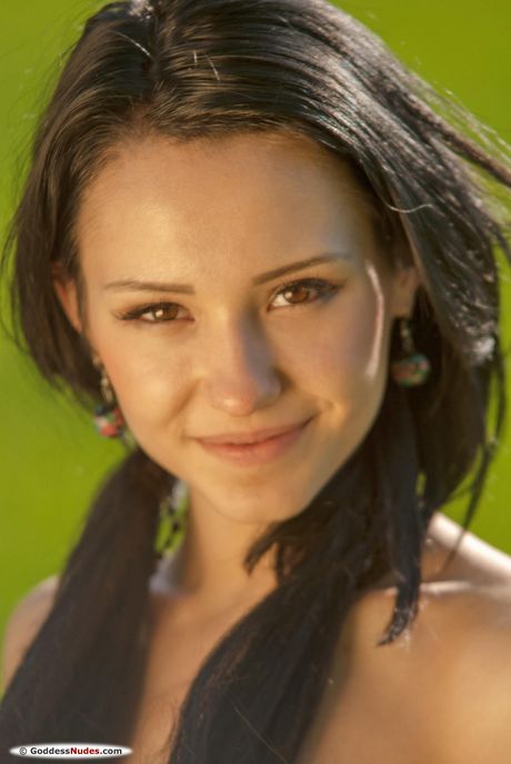 Sexy Ukrainian beautiful Eleonora B poses naked outdoors in the sunshine