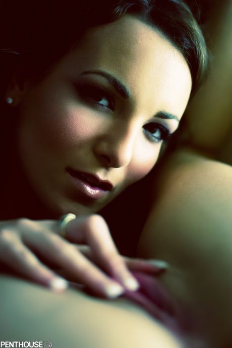 Verbazingwekkende lesbiennes Jenna Rose & Sabrina Maree likken elkaars liefdesgaten
