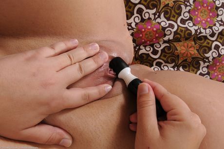 Over 30 woman Phoenix Wild removes a negligee to get naked on a bed