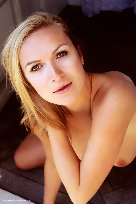 Entreente adolescente Madeline lo incluye todo de manera segura
