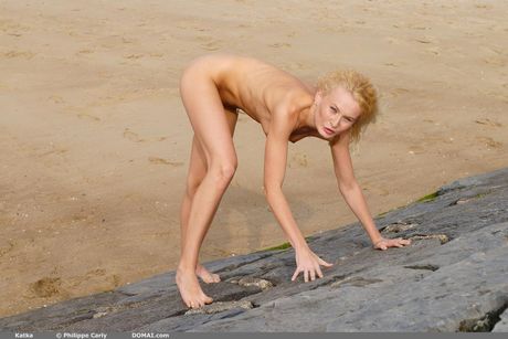 Svelte Teen Girl Katerina Henesova Modèles totalement nus en toute confiance
