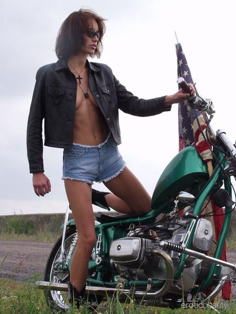 Skinny brunette Mara strips outdoors & oils her hot body in the sun