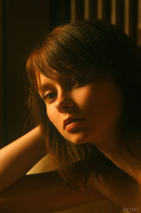 Ukrainian lady Anna S gets naked alluringly