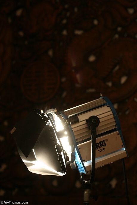 Teen Lesbians Angela Stone & Delilah Jones blir naken i hvite sokker
