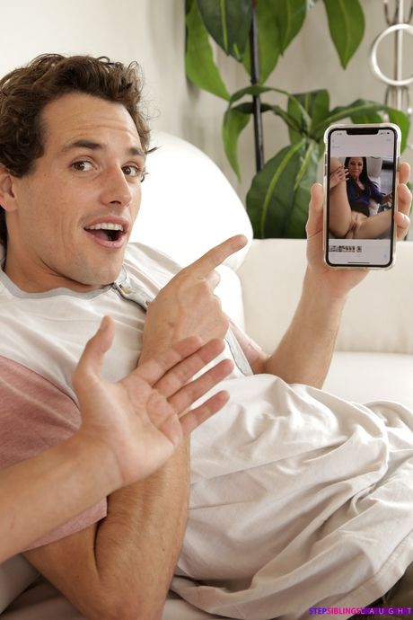 Mature mom India Summer gets her pussy penetrated by two guys