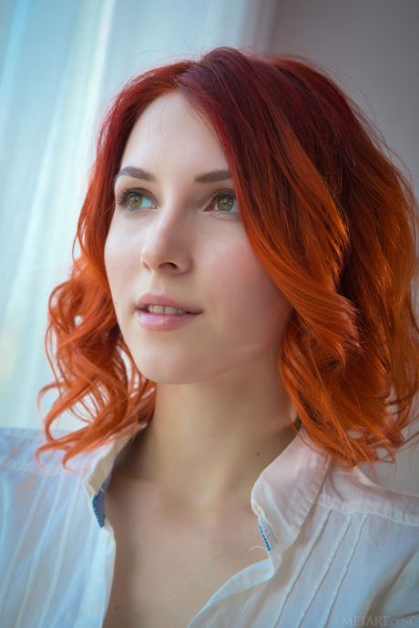 Met Art: Redheaded teen Elin Dane bares her body with conviction