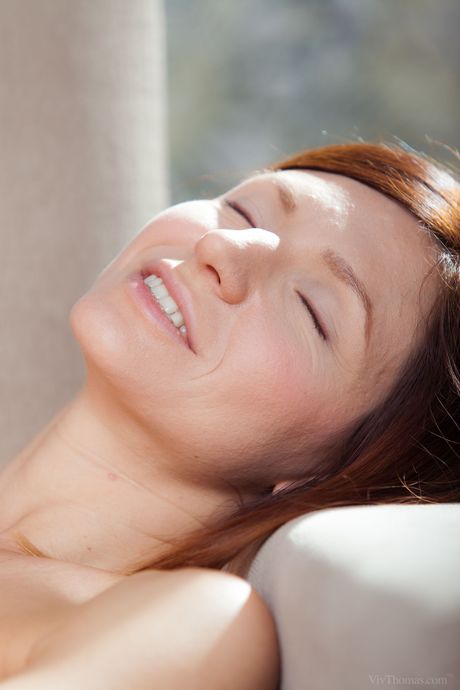 Teen lesbians Eveline Dellai & Arian lick each others pussy with a sex toy