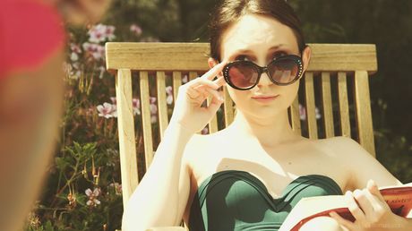 Lésbicas asiáticas Lexi Dona e Paula Beijo Tímido antes de fazer sexo com uma garota
