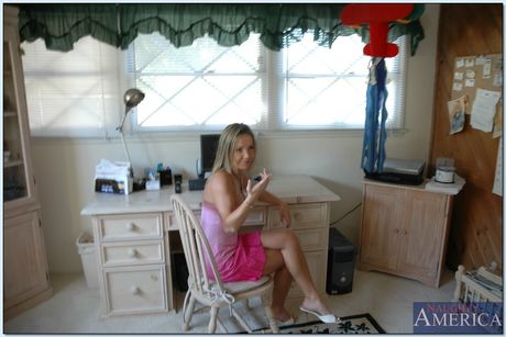 Mature blonde Envy gets her trimmed pussy and ass fucked