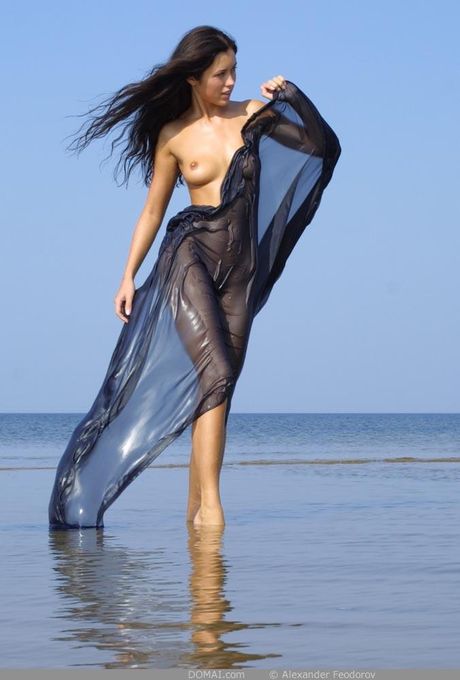 Domai: Nena solista Natalie con cabello largo y un culo apretado modelos de desnudos