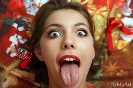 Lean teen Monika Dee shows her small tits and poses nude in a solo