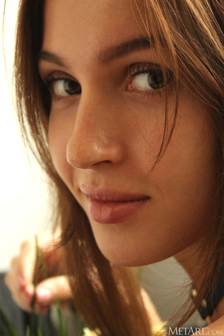 Nude Holly Haim Pics