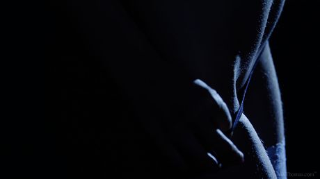 Sexy lesbians Stella Cox & Penelope Cum have sex with a strapon cock