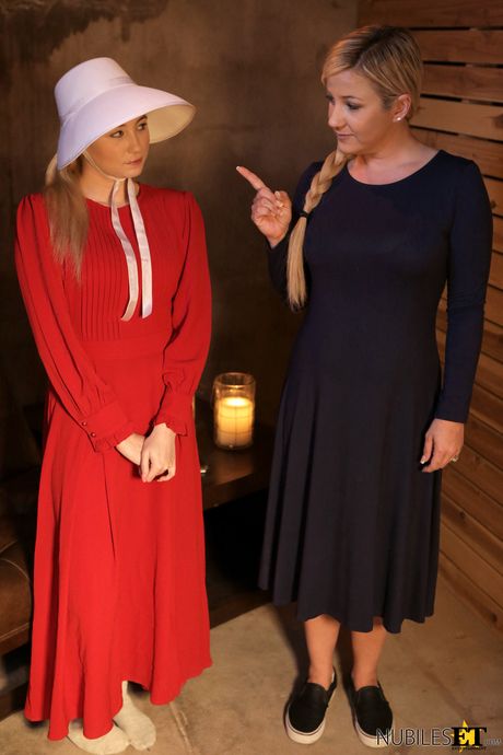 Blonde teen Carolina Sweets and her boyfriend have sex in stockings