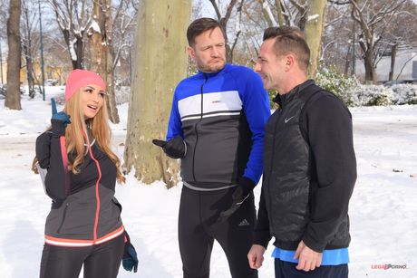 Blonde Alyssia Kent gets her pussy licked and fucked hardcore