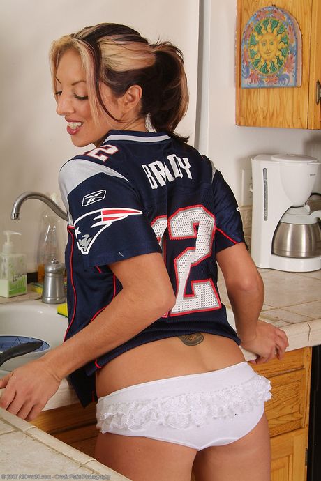 Amateur housewife Gabrielah shows off her pierced pussy while doing housework