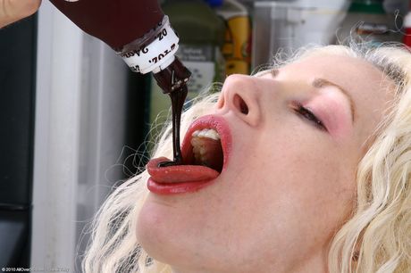 All Over 30: Mature amateur Lilly shows off her big booty and toys with a banana