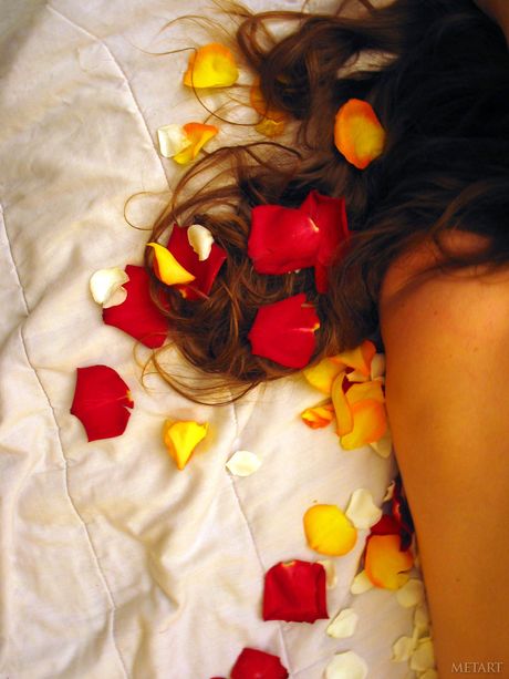 Skinny Canadian teen Ronin posing naked and showing her tiny tits