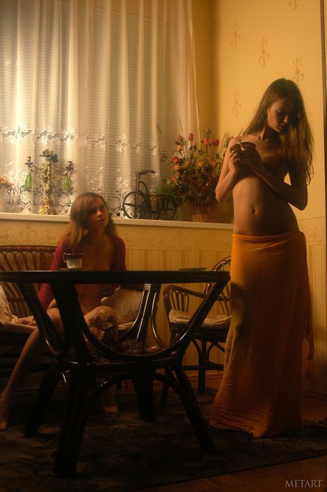 Urocze nastolatków Anna S & Vika AC Pokaż swoje piękne ciała w nago
