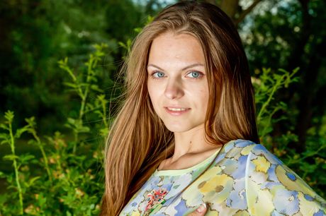 18-year-old blonde Matidia C gets naked on a patio