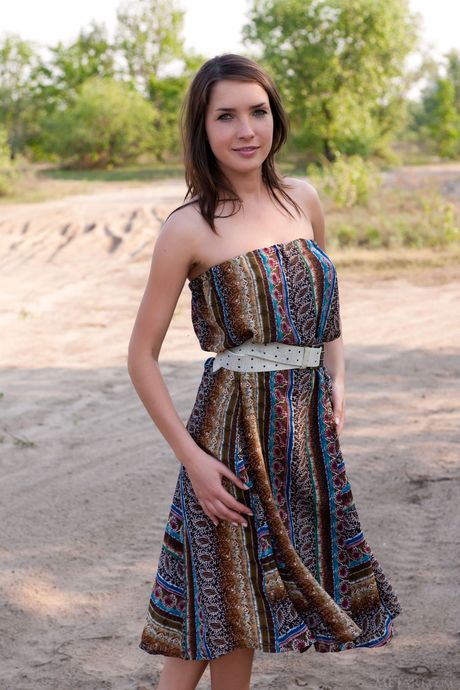 Ukrainian lady Semmi A shows her big tits and poses naked