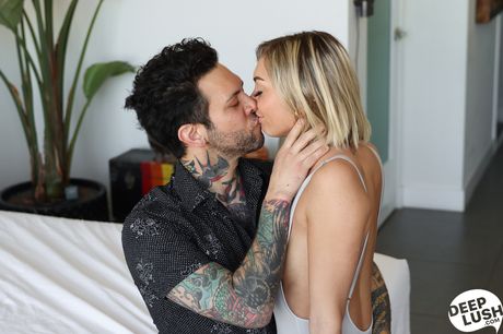 Amateur teen Chloe Temple gets her pussy teased and fucked by Small Hands