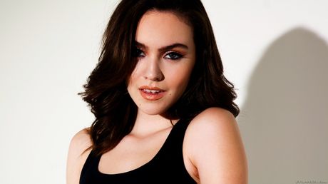 Evil Angel: Petite pornstar Freya Parker gets her face covered in cum after a hot blowjob