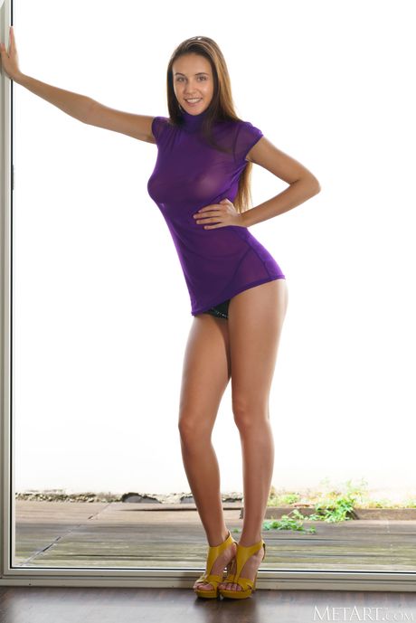 Met Art: Alisa Amore removes her bikini and heels to pose nude