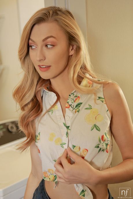 Ligh-haired teen Alexa Grace gets her shaved pussy filled by Lucas Frost