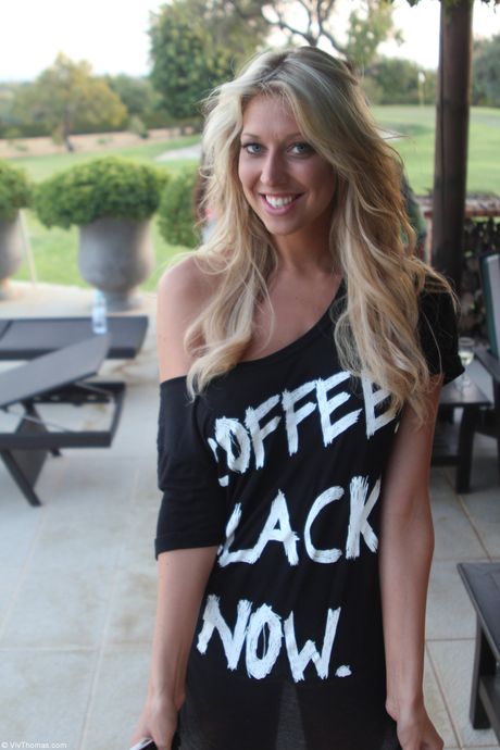 Lesbijki iwia a & eileen sue zabawka się nawzajem cipka na dachu
