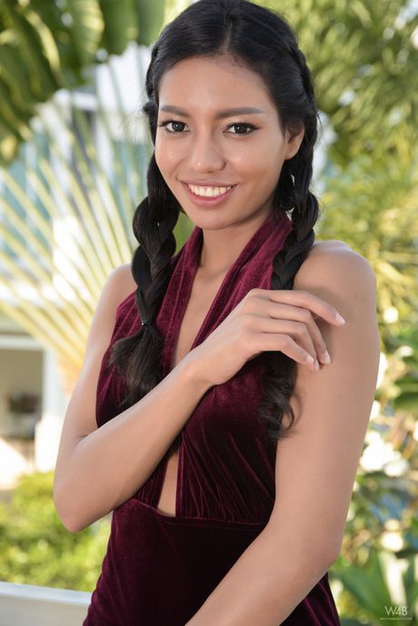 Delicate teen Chloe shows her small tits and poses in a solo