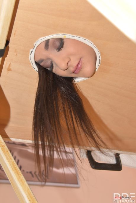 Massee calde Cecilia Scott & Lullu Gun giocattolo a vicenda in un 69
