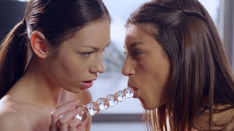 Viv Thomas: Arwen Gold and Julia Roca are having a lesbian fun with their toys